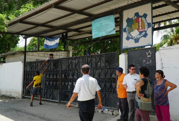 Luego de protestas, el Primero de Mayo vuelve a clases