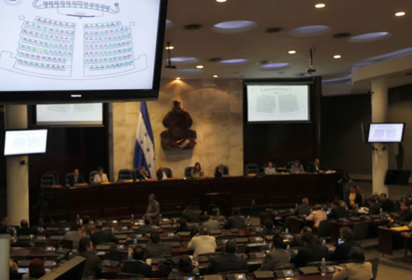 Parlamento de Honduras aprueba ley que autoriza derribo avionetas sospechosas