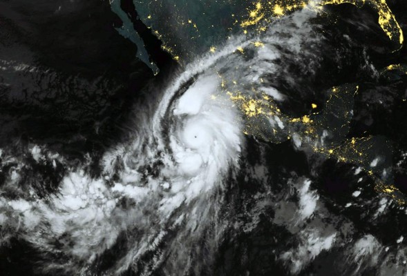 Honduras prepara misión de apoyo a México por huracán Patricia