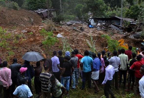 Alud de barro deja a 200 personas enterradas vivas en Sri Lanka