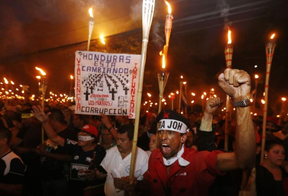 Vuelve a salir la Marcha de las Antorchas en Tegucigalpa
