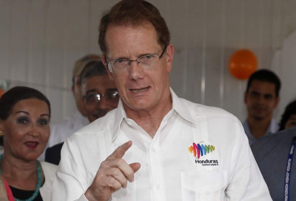 Embajador Nealon promociona imagen marca país de Honduras