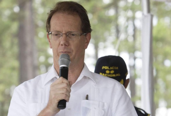 Honduras seguirá recibiendo apoyo de EUA: James Nealon
