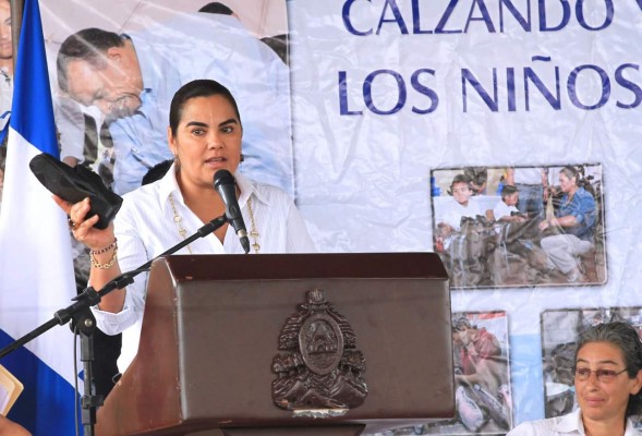 'Despacho no administró fondos del programa”, dice Rosa Elena de Lobo