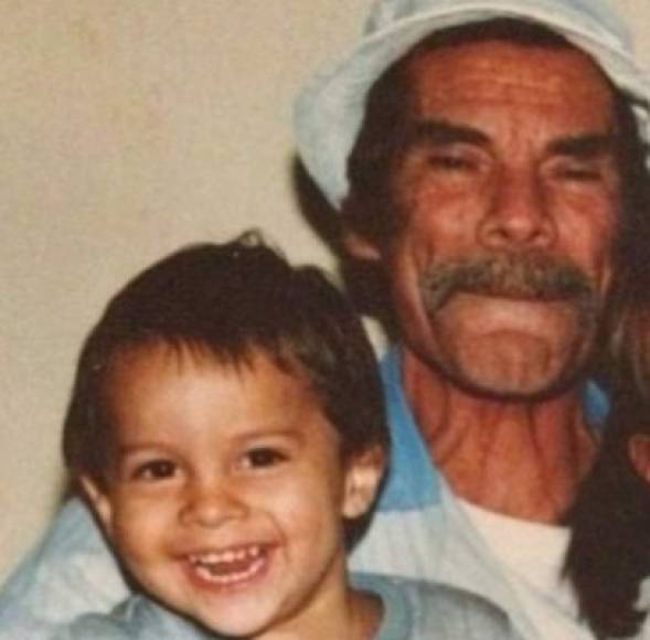 Miguel Valdés se ha encargado de compartir vivencias y anécdotas de su abuelo en sus redes sociales.