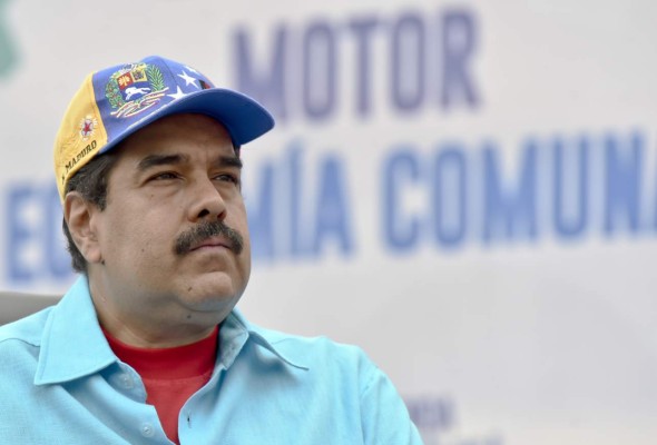 Maduro denuncia incursión de avión militar de EUA en Venezuela