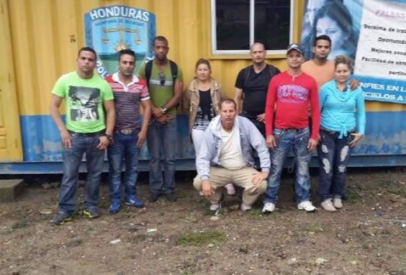 Honduras detiene a 9 cubanos indocumentados que se dirigían a EUA
