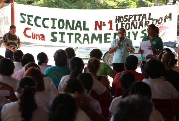 Hospitales atendieron a medias por paralización de enfermeras