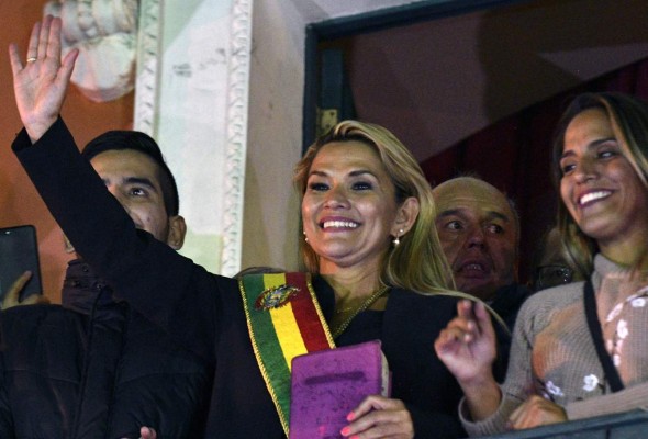 EEUU reconoce a Jeanine Áñez como presidenta interina de Bolivia