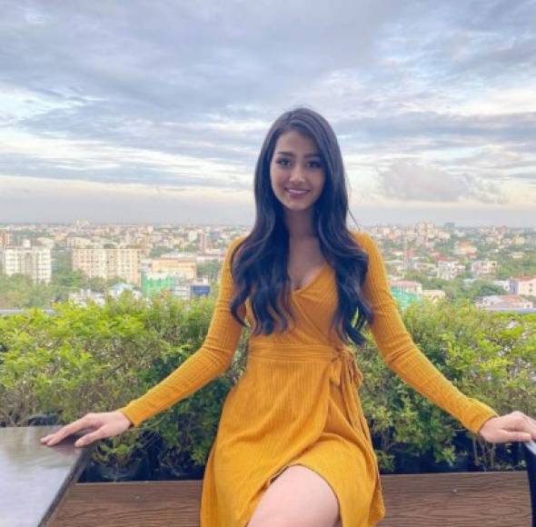 Swe Zin Htet, de 21 años, salió del clóset después de dejar claro que una de las causas que defendería, si lograba coronarse como Miss Universo 2019, sería los derechos de los homosexuales.<br/>