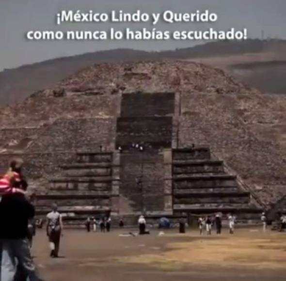 Salma Hayek manifestó: 'Vamos mi México a juntar las manos y los corazones para levantar la tierra. Chiapas, Oaxaca estamos con ustedes'.