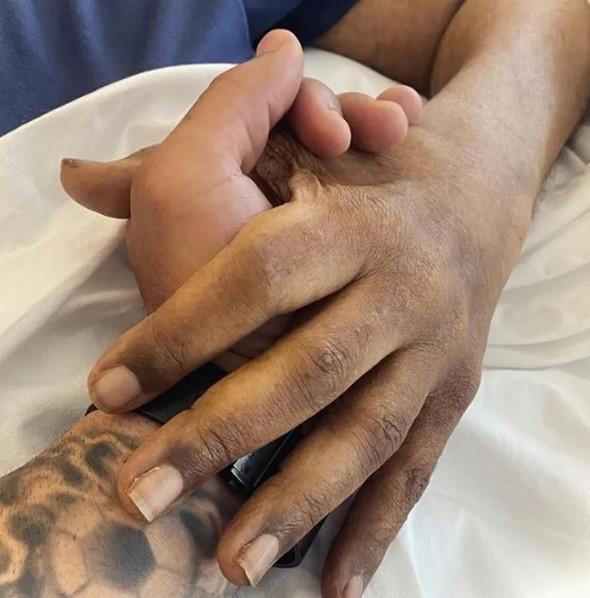 La fotografía que compartió Edinho en sus redes sociales sobre su padre Pelé.