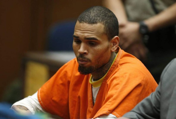 Se burlan de Chris Brown en la cárcel