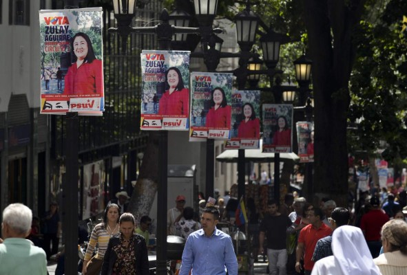 Venezuela a parlamentarias con visos de plebiscito