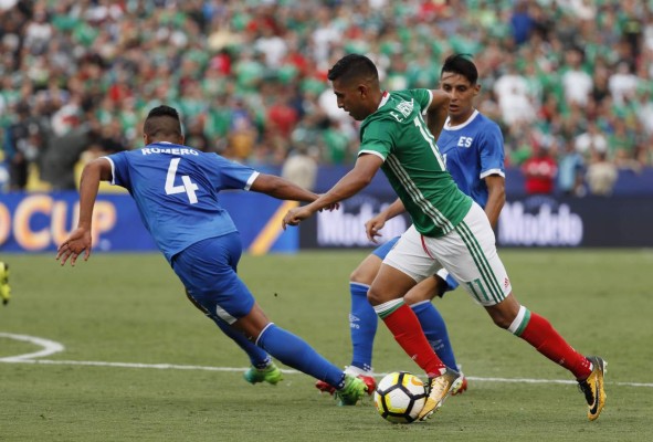 México sin despeinarse vence a El Salvador en su debut en la Copa Oro