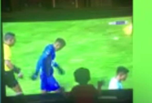 Video: El tierno festejo del hijo de Bryan Moya tras su gol en la Sudamericana