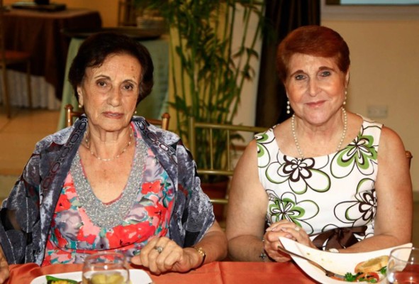 Aura Gatling y Susy Moya son festejadas por su natalicio