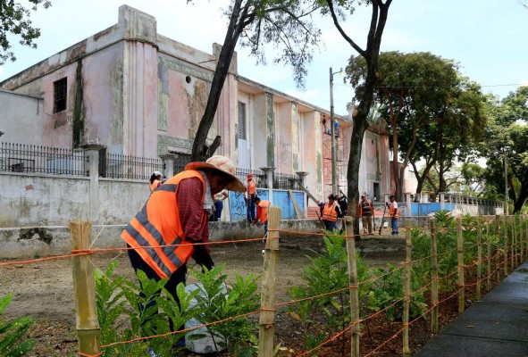 Toma forma fachada de la Plaza de la Cultura de San Pedro Sula