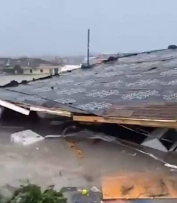 Ken Graham informó en un Facebook Live que las Bahamas estarían bajo el azote de Dorian durante unas 30 horas o más.