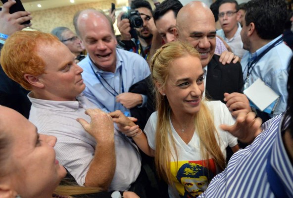 Contundente victoria de oposición venezolana con 99 de 167 diputados