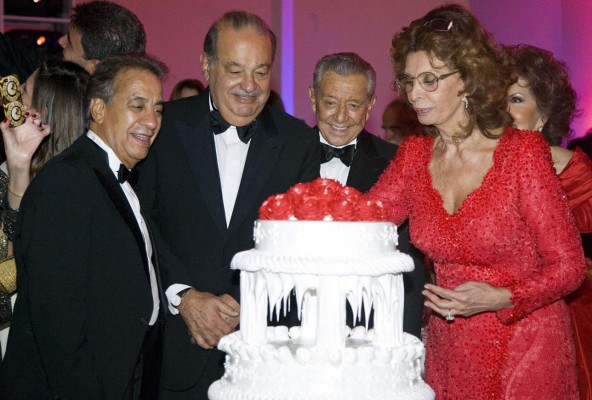 Carlos Slim festeja 80 años a Sophia Loren