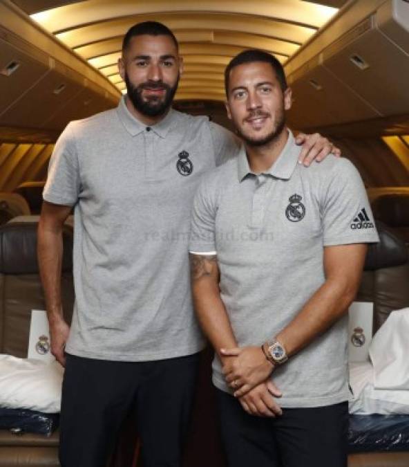 Karim Benzema posó dentro del avión con Eden Hazard.