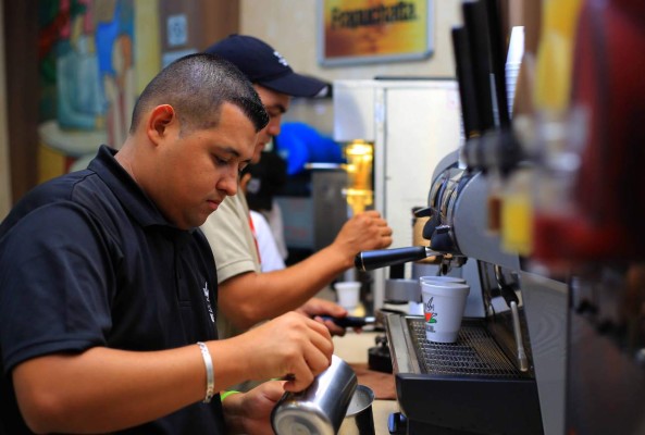 Baristas de café ponen a prueba sus conocimientos en concurso