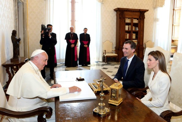 Papa Francisco recibe a los reyes de España, Felipe VI y Letizia