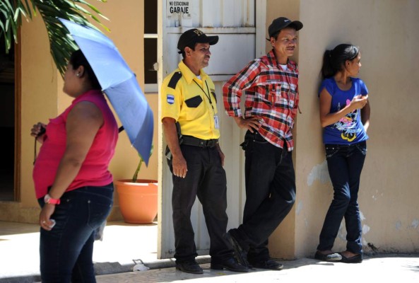 Abogados hondureños contratan guardias para cuidarse de asesinos  