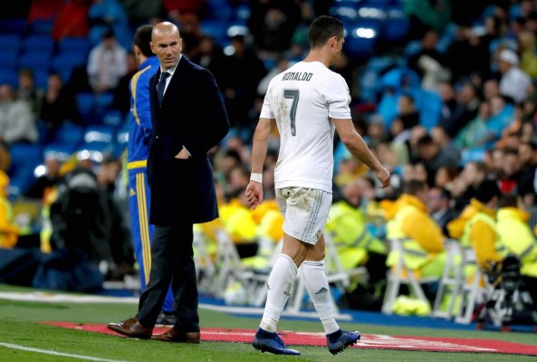 Cristiano Ronaldo sale lesionado y suenan las alarmas en el Real Madrid