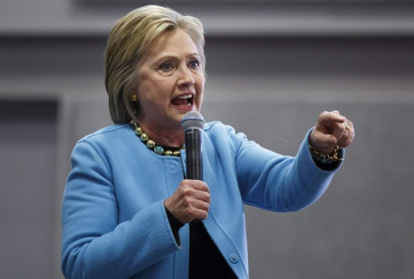 El FBI confirma que investiga los emails de Hillary Clinton