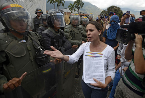 Panamá cederá su asiento a María Corina Machado para que hable en OEA
