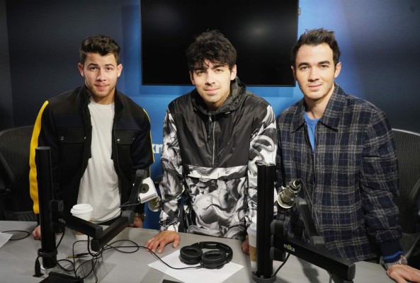 Jonas Brothers estrenan 'Sucker', una oda a las mujeres de sus vidas