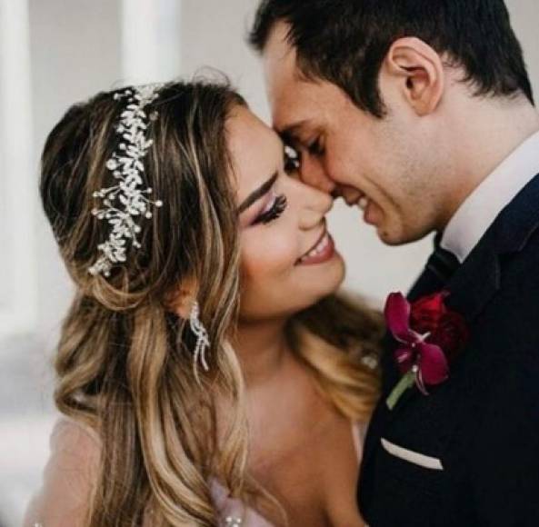 Al momento de su hermosa boda, los seguidores de Jesús Adrián Romero llenaron de felicitaciones a Jaanai y a su ahora esposo. Sus redes sociales se llenaron de comentarios positivos, elogios y felicitaciones.
