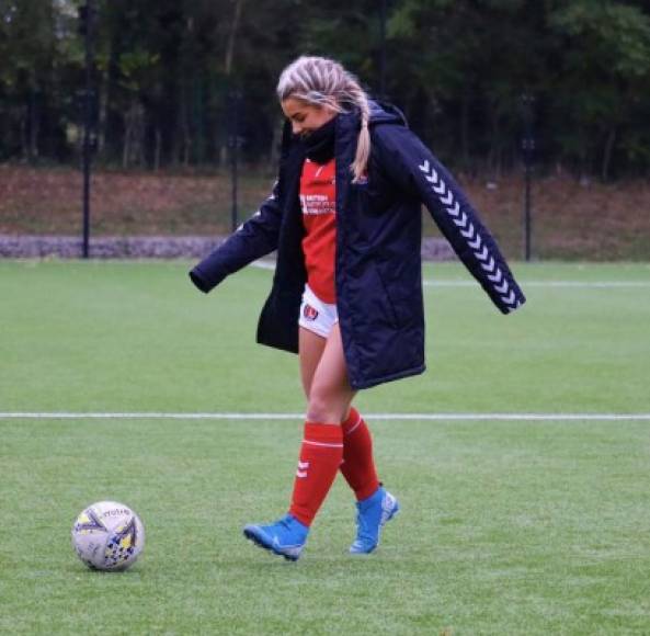 Madelene Wright ha vuelto a los entrenamientos después de varios meses sin tener club tras ser despedida por el equipo Charlton Athletic W.F.C. de la segunda división femenina de Inglaterra.