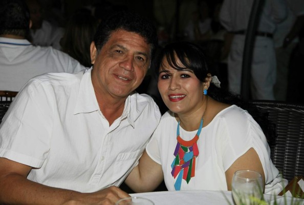 Erika Fajardo y Jaime Aguilar despiden su soltería