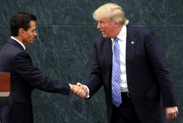 Peña reconoce su error al reunirse con Trump en México