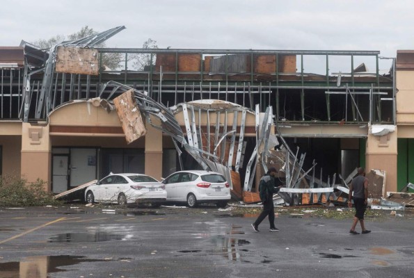 Tres muertos, destrucción e inundaciones deja el huracán Laura en Luisiana