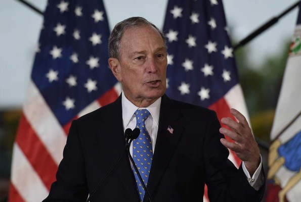 Bloomberg debutará en debate acusado de 'comprar' la elección