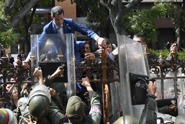EEUU amenaza con imponer sanciones a Maduro y respalda a Guaidó