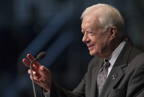 Expresidente de EUA Jimmy Carter revela que padece cáncer