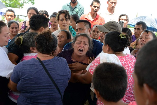 Hondureños buscan el sueño americano por caminos sembrados de muerte