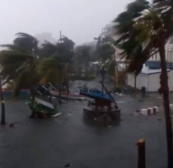 Usuarios de redes sociales compartieron los estragos causados por el ciclón en la isla San Martín.