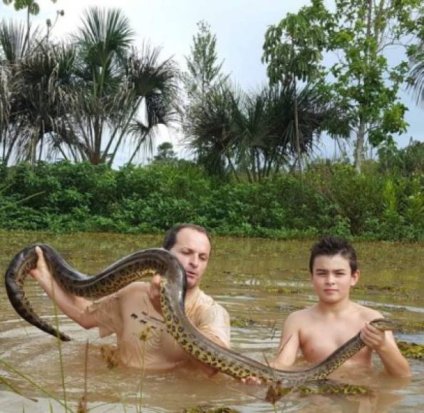 Al igual que sus padres Tiago ama a los animales sin importar qué especie sea y le fascina convivir con ellos.