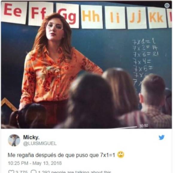 La maestra de Luis Miguel se viralizó por este error en la pizarra.
