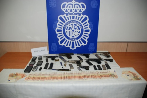 Hondureño es detenido por supuesta venta de armas en Barcelona