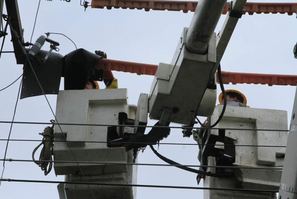 Congelan unos L2,500 millones en deudas con empresas de energía