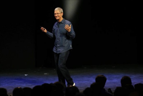 Tim Cook inaugura nueva era en Apple