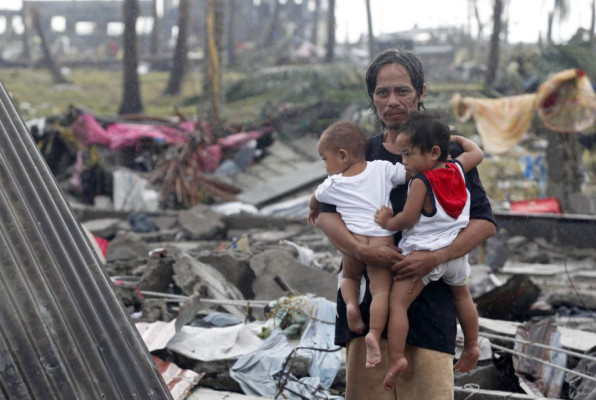 Filipinas estima más de 10 mil muertos tras el paso del tifón Haiyan