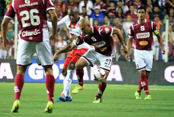 Jerry Palacios fue multado y castigado con tres partidos en Costa Rica